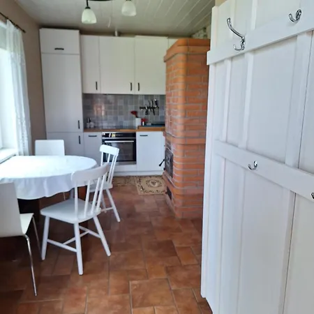 Majutus Rahulikus Piirkonnas Kesklinna Ja Mere Laeheduses